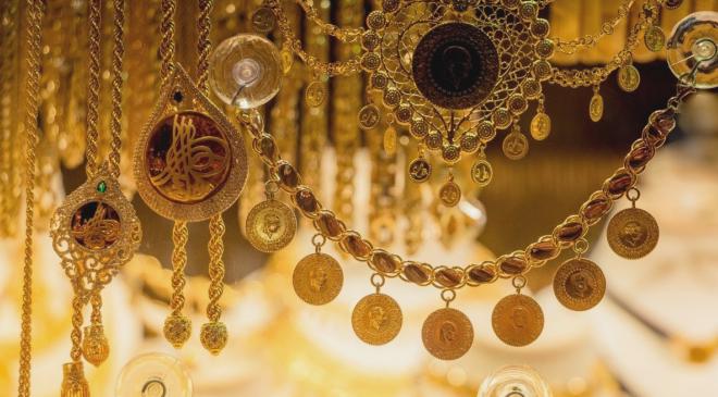 Altın Fiyatlarında Kısa Vadeli Düşüş ve Piyasa Beklentileri