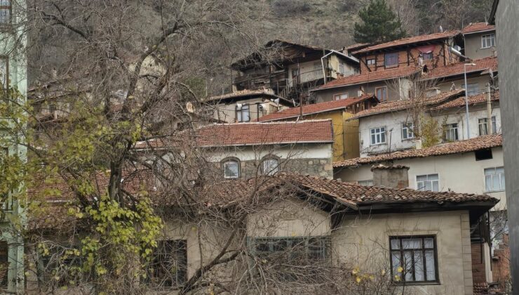 İskilip’te Minaresi Olmayan Gizemli Cami Merak Konusu Oldu