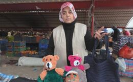 Efeler Efekent Pazarında El Emeği Örgü Ürünleriyle Reyhan Kayakaganli’nın Başarısı