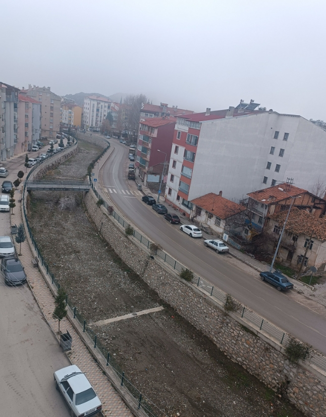 Çorum’un İskilip İlçesinde Sis Etkili Oldu Çorum’un İskilip İlçesinde Sis Etkili Oldu