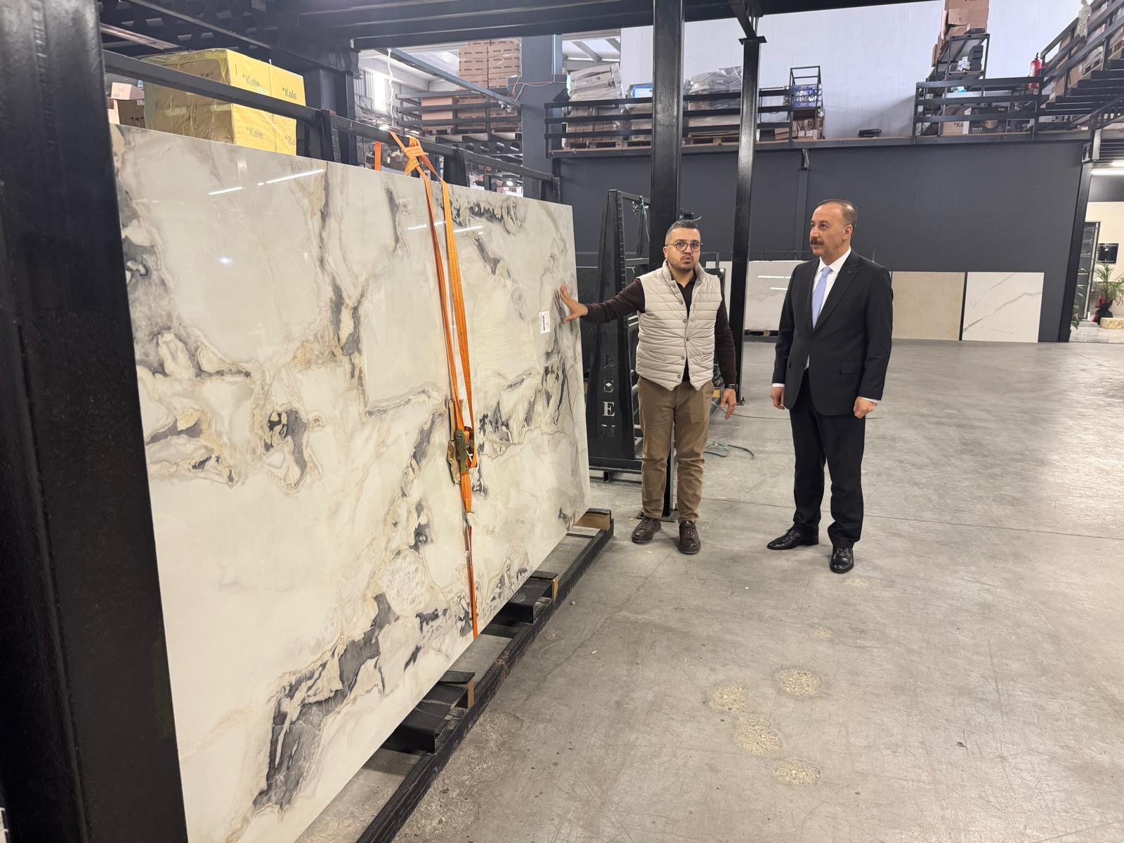 Isparta Valisi Abdullah Erin'den Bladeco'nun Güneş Enerjisi ve Hızlı Şarj İstasyonu Üretimine Ziyaret Isparta Valisi Abdullah Erin'den Bladeco'nun Güneş Enerjisi ve Hızlı Şarj İstasyonu Üretimine Ziyaret