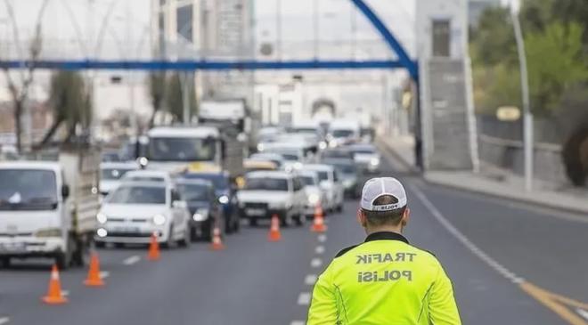 İstanbul ve Ankara Yılbaşı Kutlamalarına Özel Trafik Düzenlemeleri ve Ulaşım Tedbirleri