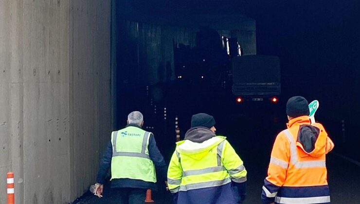 Kırkdilim Tünelleri’nde Deneme Geçişinde Tır Sıkıştı