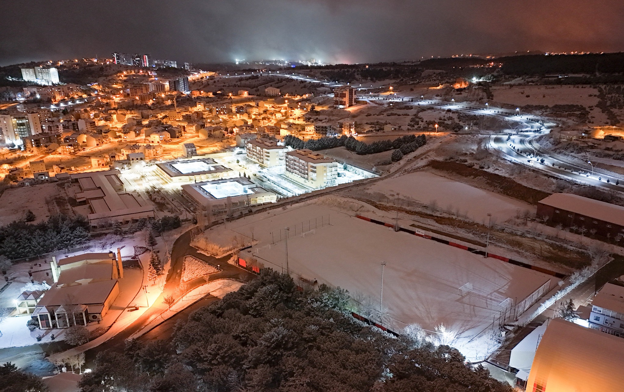 Uşak'ta Mevsimin İlk Kar Yağışıyla Beyaz Örtü Oluştu Uşak'ta Mevsimin İlk Kar Yağışıyla Beyaz Örtü Oluştu