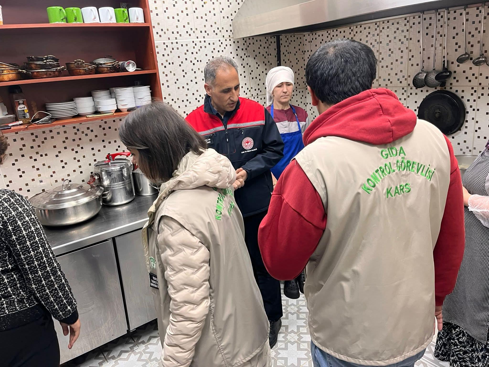 2025 Yılında Kars'ta Gıda Güvenliği Denetimlerinde Rekor Artış 2025 Yılında Kars'ta Gıda Güvenliği Denetimlerinde Rekor Artış