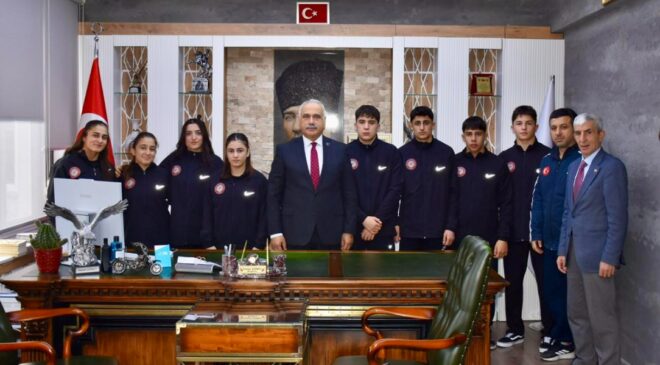 İskilip Belediyesporlu sporcular Başkan Çizikci’yi ziyaret etti