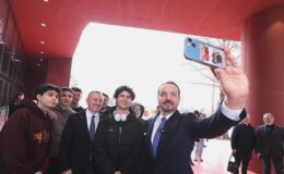 AK Parti Yöneticisi Zorlu’dan Alev Alatlı Kütüphanesi Ziyareti