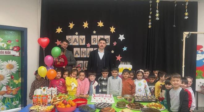 Digor Kaymakamı Kahraman’dan Ertuğrul Gazi Anaokulu’nda Sürpriz Doğum Günü Kutlaması