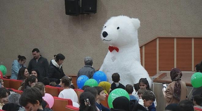 Gölcük Belediyesi Ara Tatil Tiyatro Şenliğini Başlattı