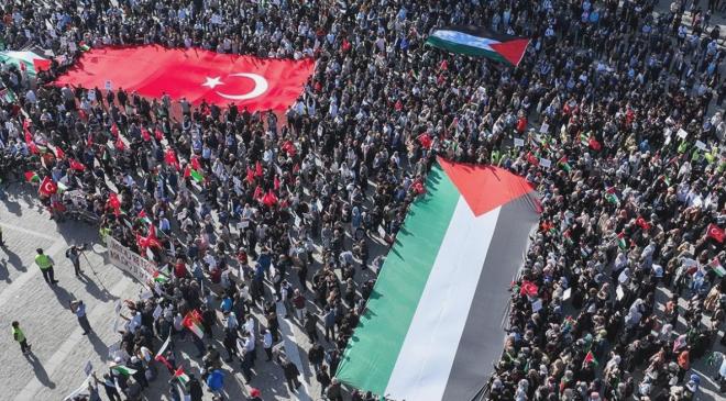İstanbul’da Filistin İçin Büyük Yürüyüş Başladı