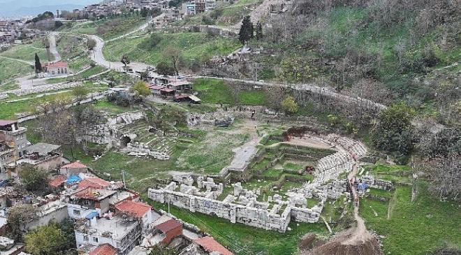 İzmir Büyükşehir’den Smyrna Antik Tiyatrosu Erişimini Kolaylaştıracak Yeni İmar Yolu Projesi