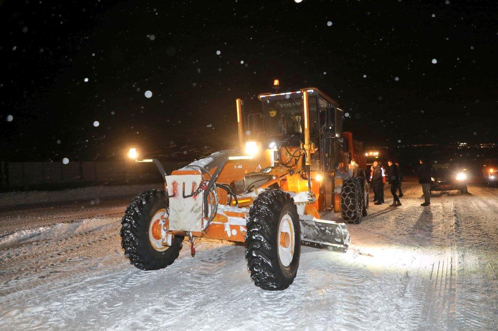 Kars İl Özel İdaresi Kar Yağışına Karşı 1084 Saatlik Kesintisiz Mücadele Verdi