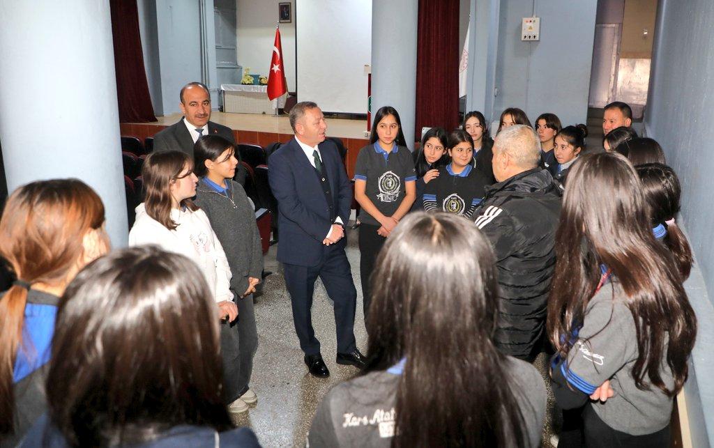 Kars Valisi Ziya Polat’tan Atatürk Kız Mesleki ve Teknik Anadolu Lisesi'ne Ziyaret ve Eğitimde Destek