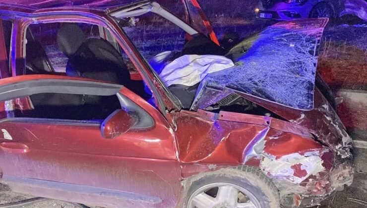 Çorum-İskilip yolunda iki otomobil çarpıştı: 8 yaralı