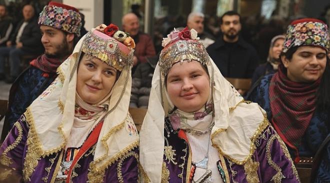 Kocaeli’nde 7 Bölge Halk Oyunları Gösterisi Gerçekleşti