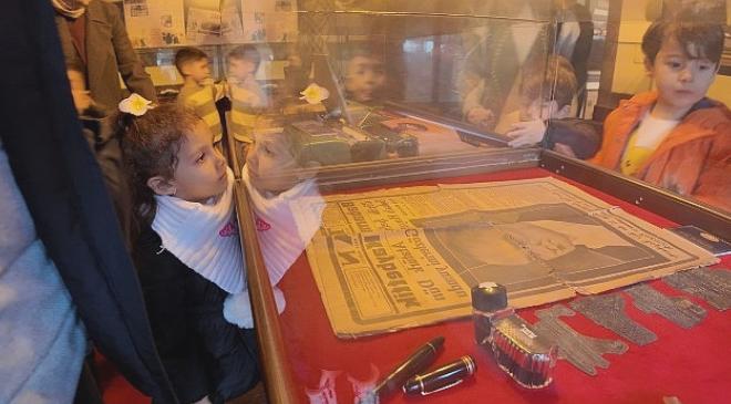 Lokomotif Çocuk Köyü Öğrencileri, 10 Ocak Çalışan Gazeteciler Günü’nde Basın Müzesi’ni Ziyaret Etti