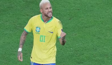 Neymar, Santos ile Sözleşmesini 2026’ya Kadar Uzattı