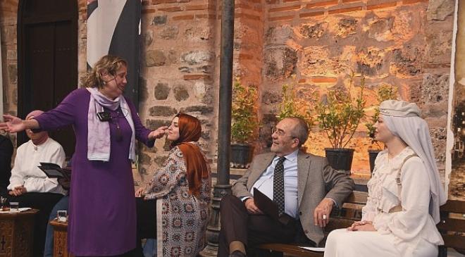 Orhan Veli Kanık Şiirleri Tiyatroyla Sahnelendi