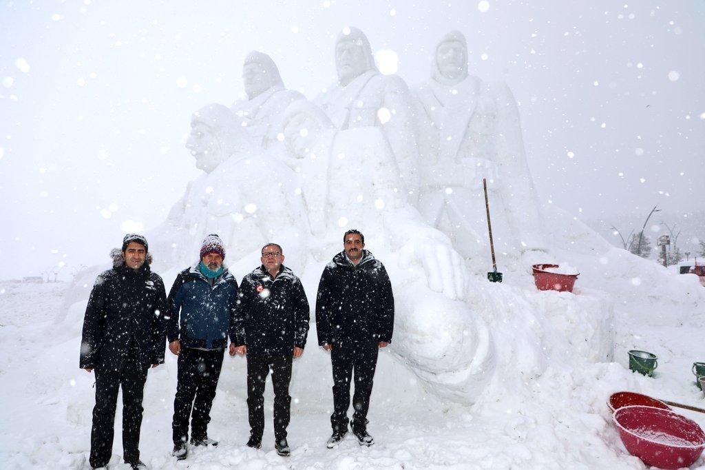 Sarıkamış Şehitleri Anısına Hazırlanan Kardan Heykellerde Son Aşamaya Gelindi