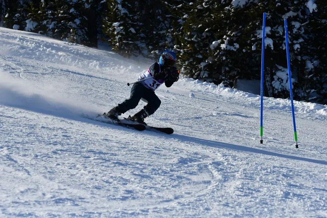 Sarıkamış’ta Yoğun Katılımlı Alp Disiplini ve Snowboard İl Birinciliği Müsabakaları